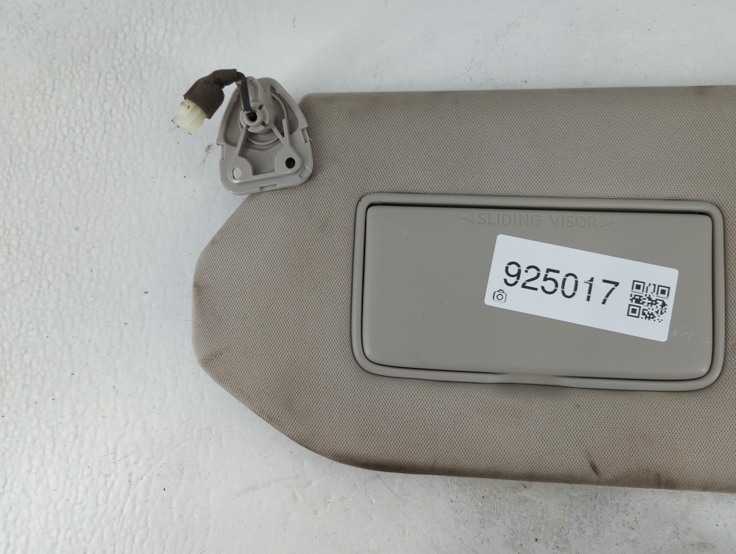 2019-2020 Nissan Pathfinder Sun Visor Shade Replacement Driver Left Mirror Fits Fits 2019 2020 OEM Used Auto Parts - Oemused