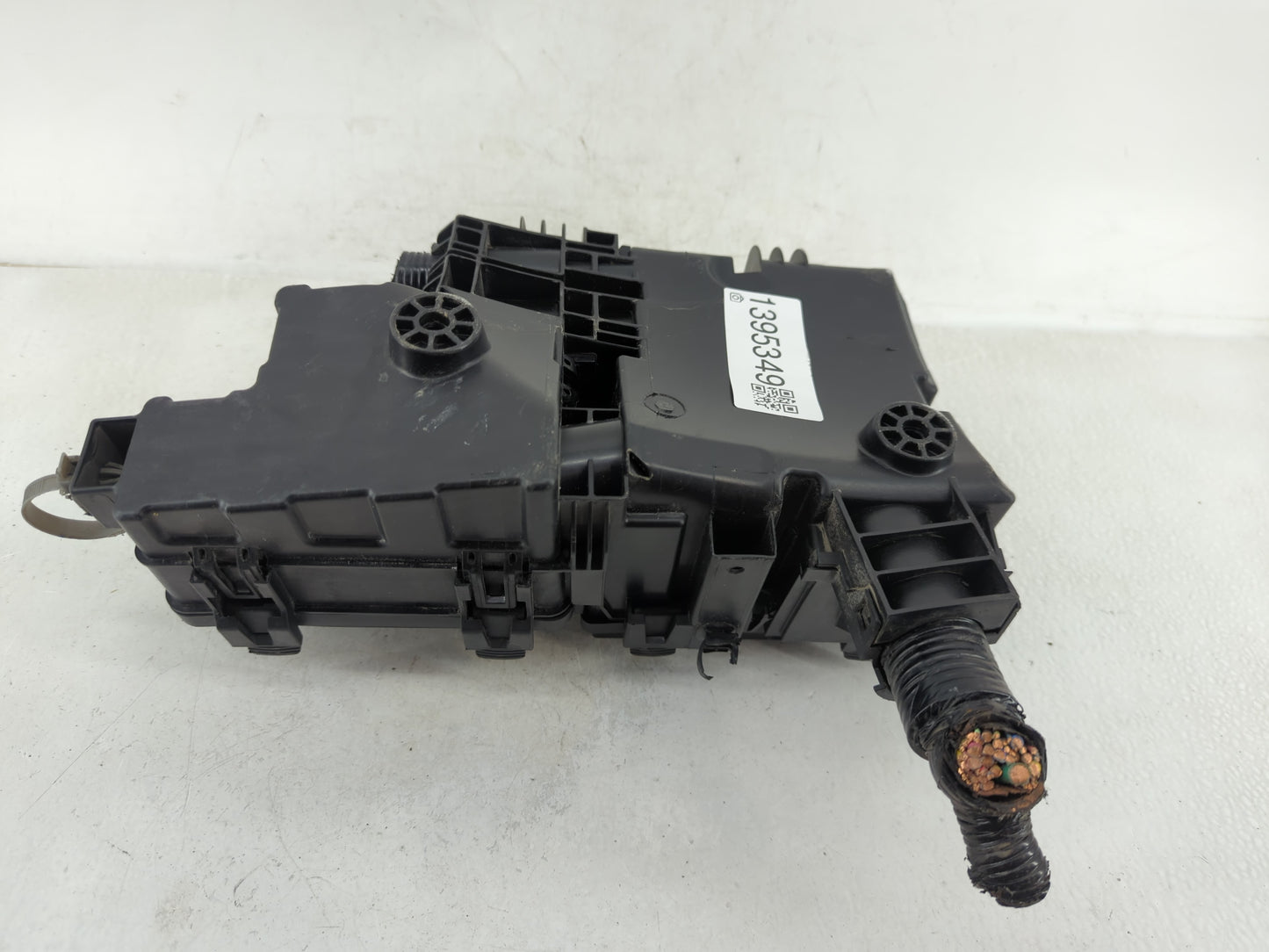 2017-2021 Nissan Qashqai Fusebox Fuse Box Panel Relay Module P/N:PP-GF20-M10 3S0J00101 Fits Fits 2017 2018 2019 2020 2021 20