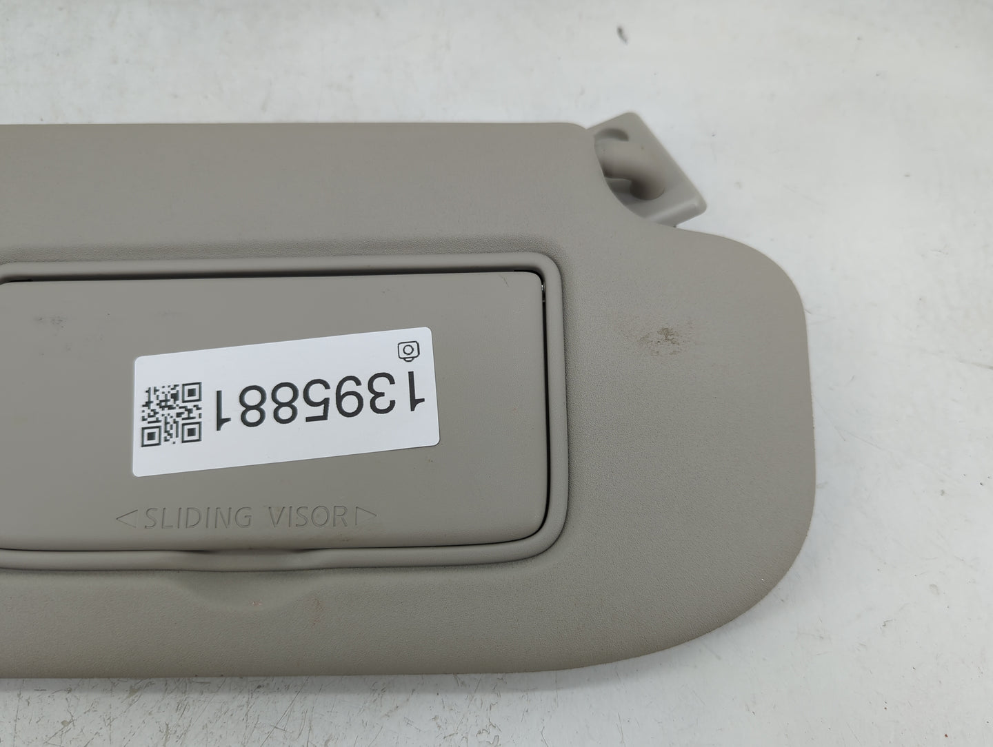 2019-2021 Nissan Qashqai Sun Visor Shade Replacement Passenger Right Mirror Fits Fits 2019 2020 2021 2022 OEM Used Auto Part