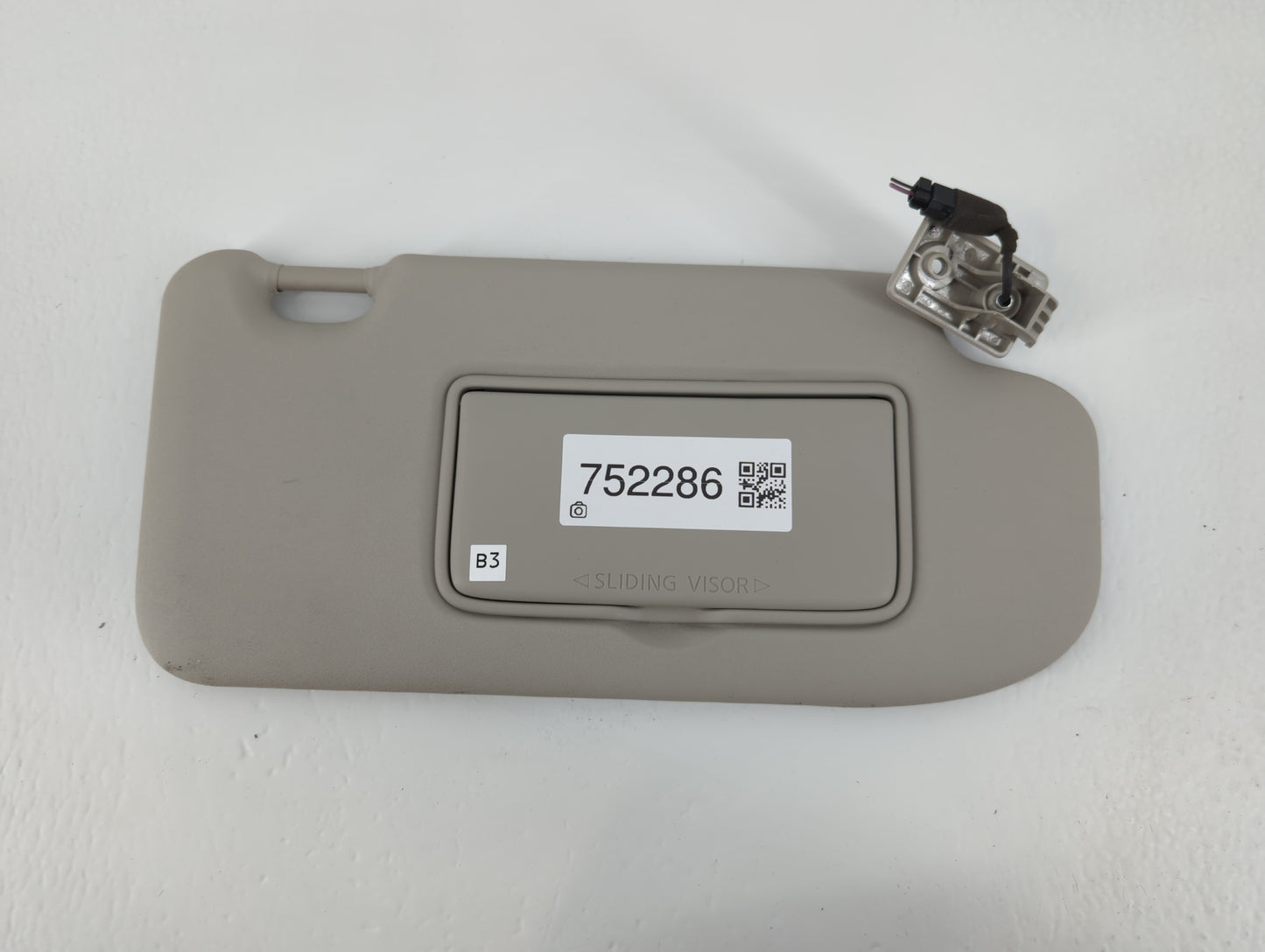 2019-2021 Nissan Qashqai Sun Visor Shade Replacement Passenger Right Mirror Fits Fits 2019 2020 2021 2022 OEM Used Auto Part