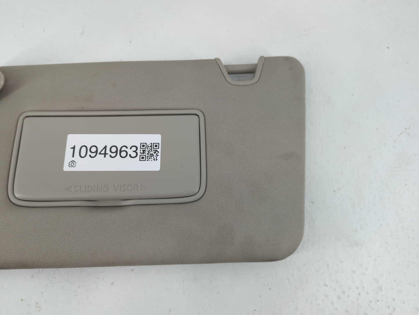 2018-2020 Nissan Rogue Sun Visor Shade Replacement Driver Left Mirror Fits Fits 2018 2019 2020 OEM Used Auto Parts - Oemused