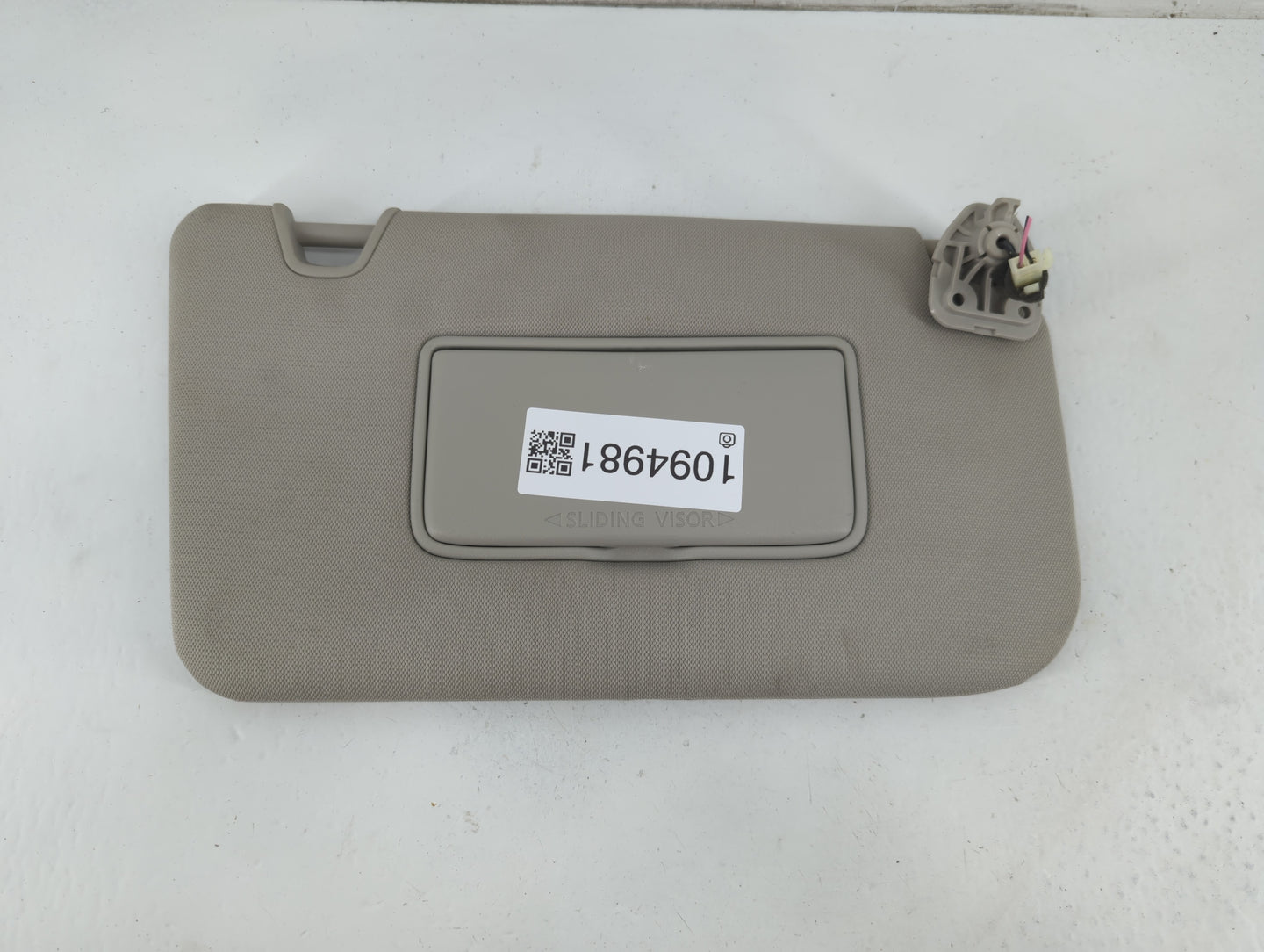 2018-2020 Nissan Rogue Sun Visor Shade Replacement Passenger Right Mirror Fits Fits 2018 2019 2020 OEM Used Auto Parts - Oem