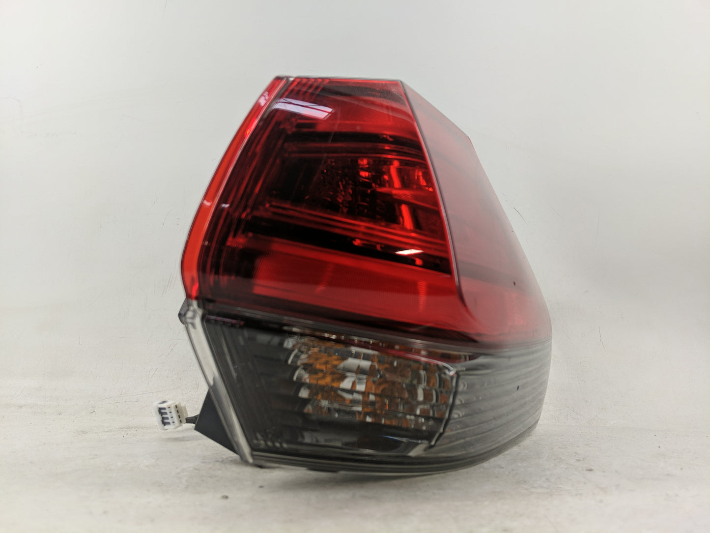 2017-2020 Nissan Rogue Tail Light Assembly Driver Left OEM Fits Fits 2017 2018 2019 2020 OEM Used Auto Parts - Oemusedautopa