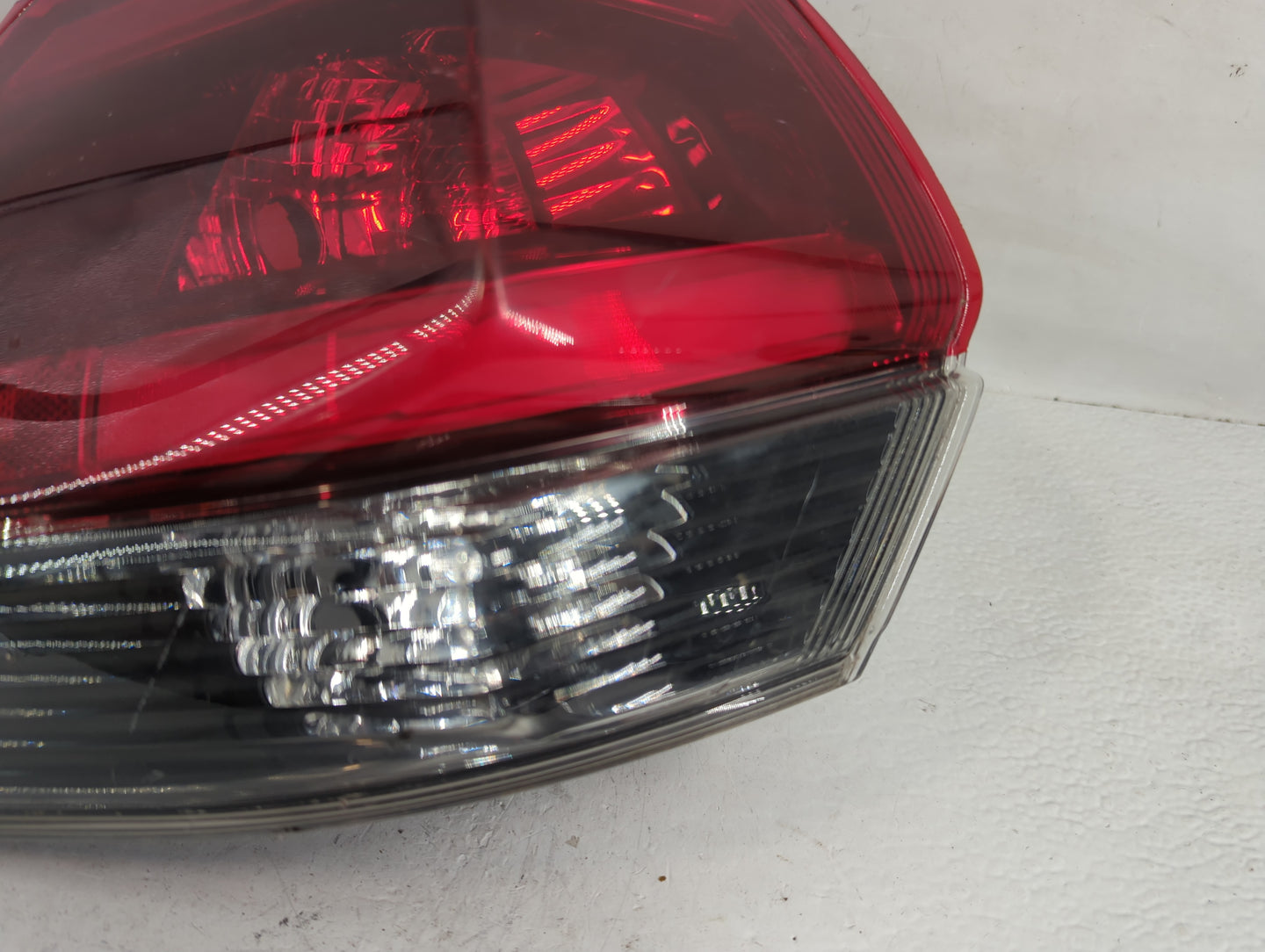 2017-2020 Nissan Rogue Tail Light Assembly Driver Left OEM P/N:LJ1E024141 Fits Fits 2017 2018 2019 2020 OEM Used Auto Parts 