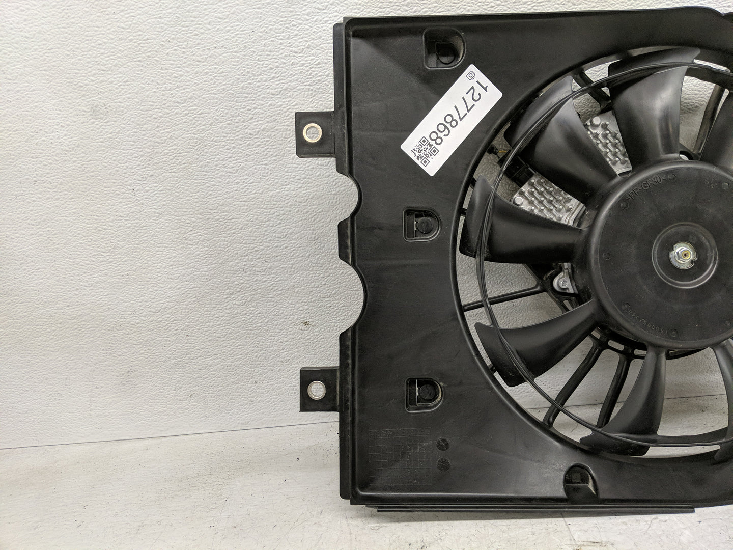 2014-2020 Nissan Rogue Electric Radiator Cooling Fan Motor Assembly P/N:38605-61B-A010-M2 Fits OEM Used Auto Parts - Oemused