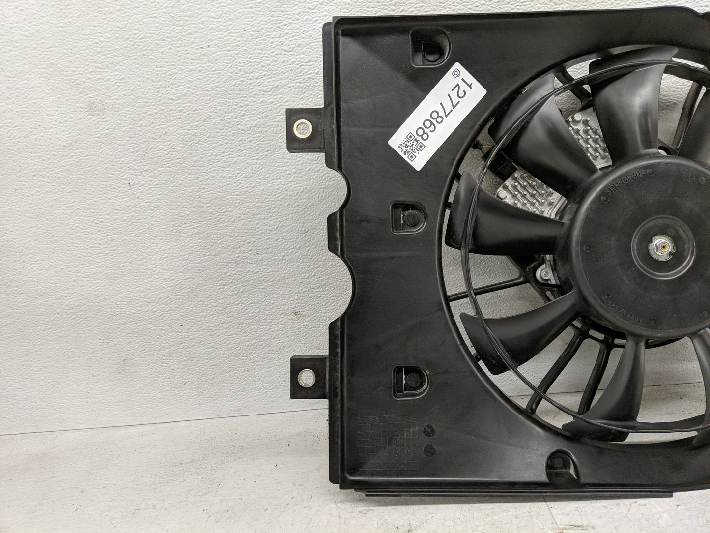 2014-2020 Nissan Rogue Electric Radiator Cooling Fan Motor Assembly P/N:38605-61B-A010-M2 Fits OEM Used Auto Parts - Oemused