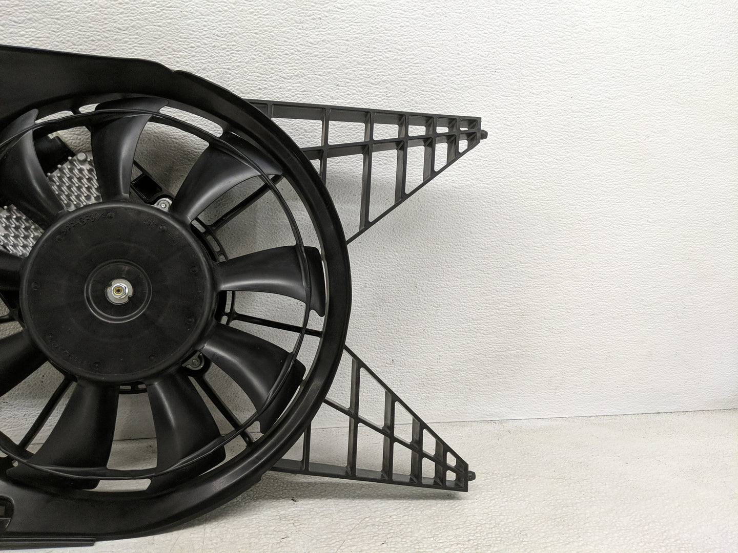2014-2020 Nissan Rogue Electric Radiator Cooling Fan Motor Assembly P/N:38605-61B-A010-M2 Fits OEM Used Auto Parts - Oemused