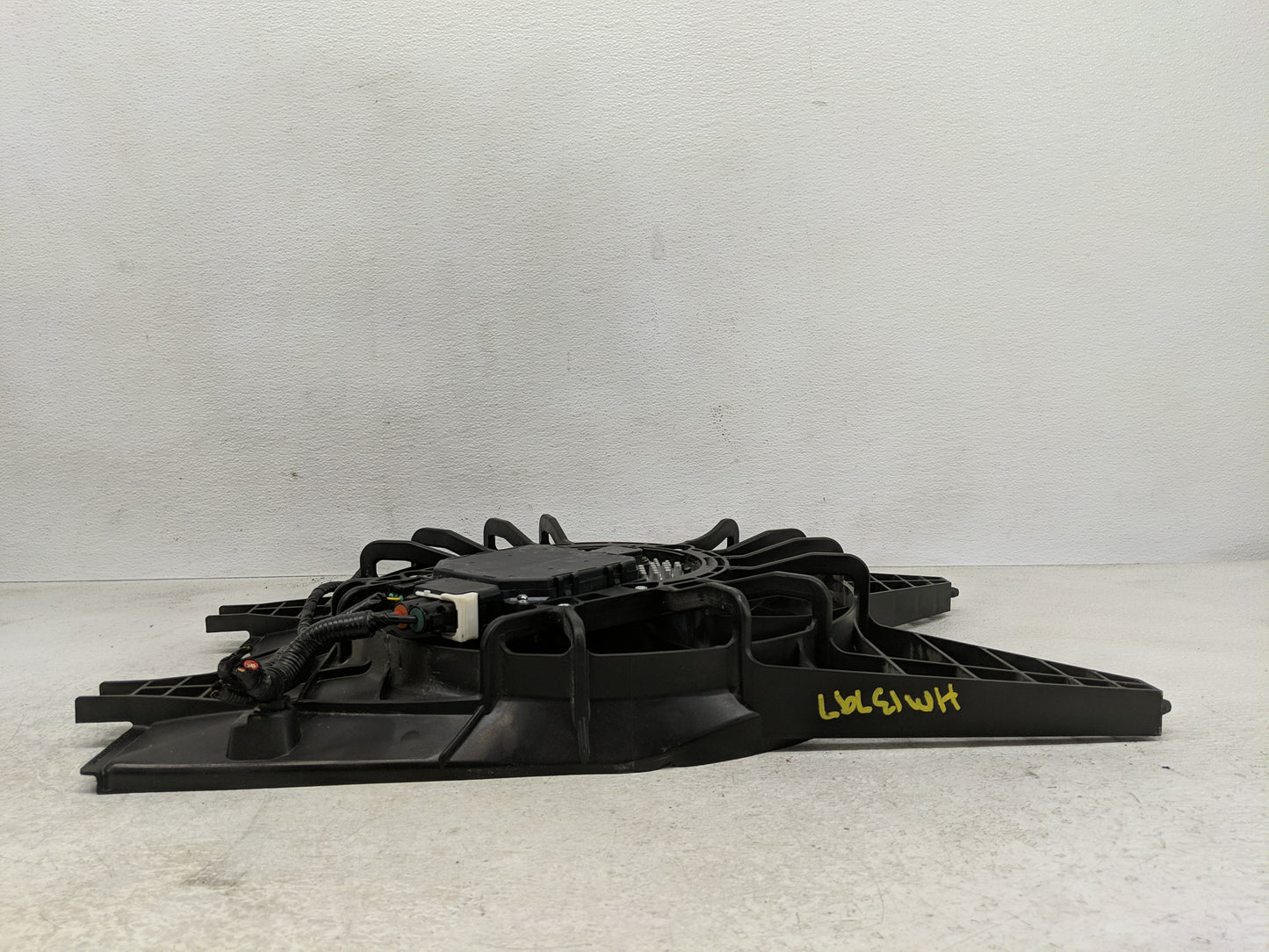 2014-2020 Nissan Rogue Electric Radiator Cooling Fan Motor Assembly P/N:38605-61B-A010-M2 Fits OEM Used Auto Parts - Oemused