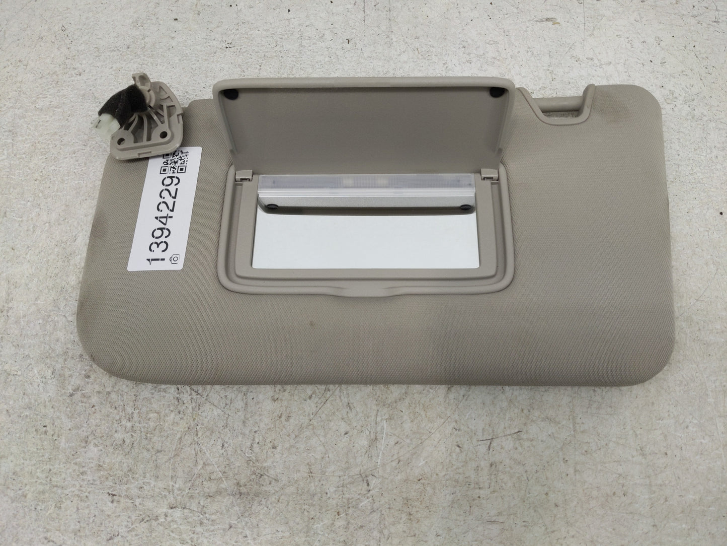 2018-2020 Nissan Rogue Sun Visor Shade Replacement Driver Left Mirror Fits Fits 2018 2019 2020 OEM Used Auto Parts - Oemused