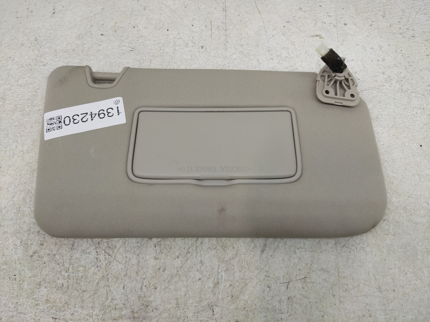 2018-2020 Nissan Rogue Sun Visor Shade Replacement Passenger Right Mirror Fits Fits 2018 2019 2020 OEM Used Auto Parts - Oem