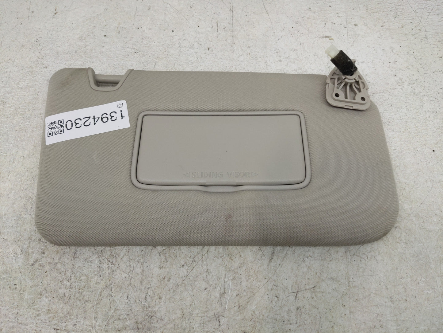 2018-2020 Nissan Rogue Sun Visor Shade Replacement Passenger Right Mirror Fits Fits 2018 2019 2020 OEM Used Auto Parts - Oem