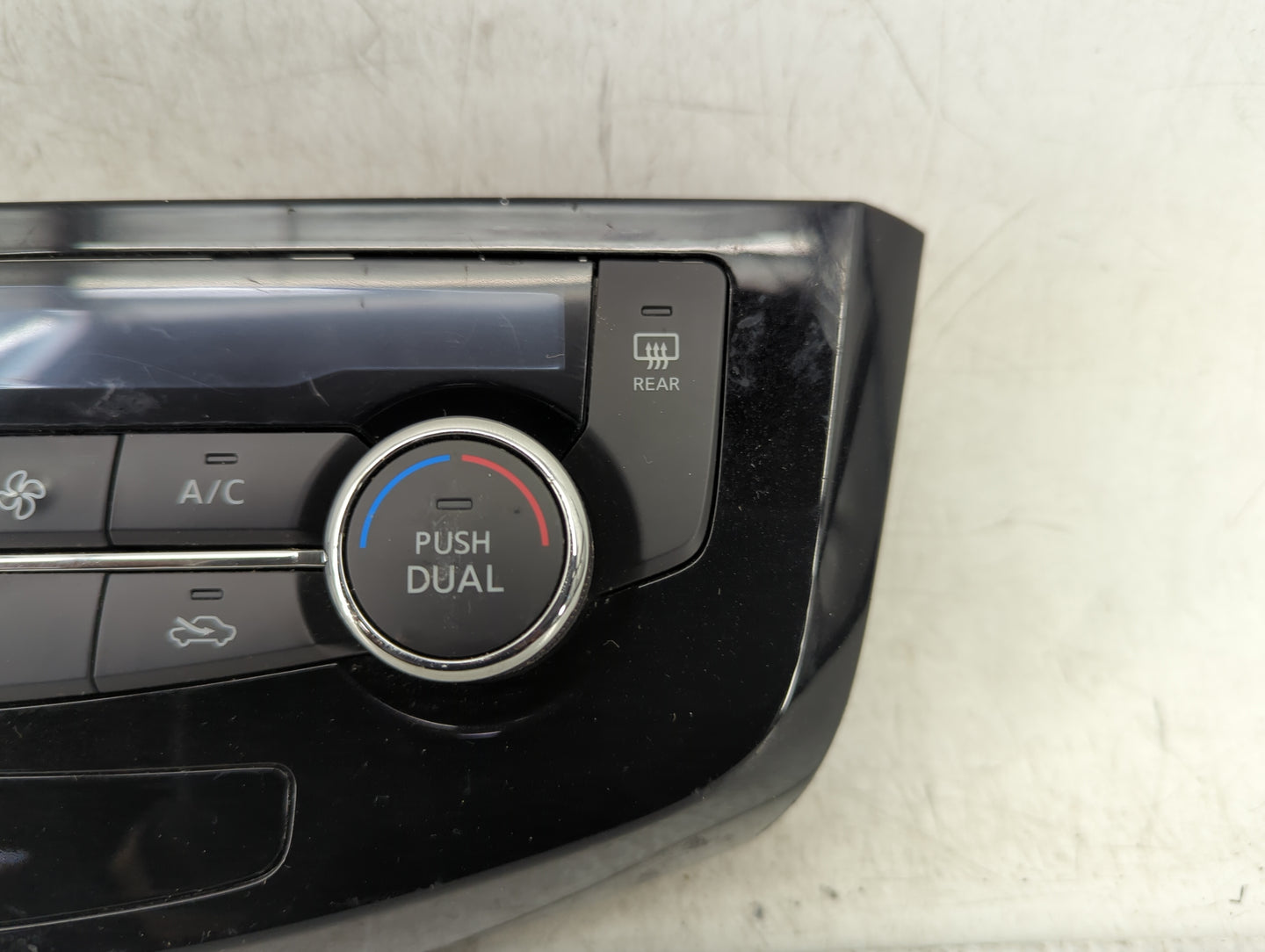 2017-2022 Nissan Rogue Climate Control Module Temperature AC/Heater Replacement P/N:27500 7FE0A Fits OEM Used Auto Parts - O