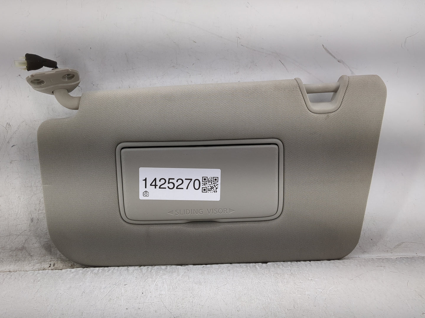 2018-2020 Nissan Rogue Sun Visor Shade Replacement Driver Left Mirror Fits Fits 2018 2019 2020 OEM Used Auto Parts - Oemused