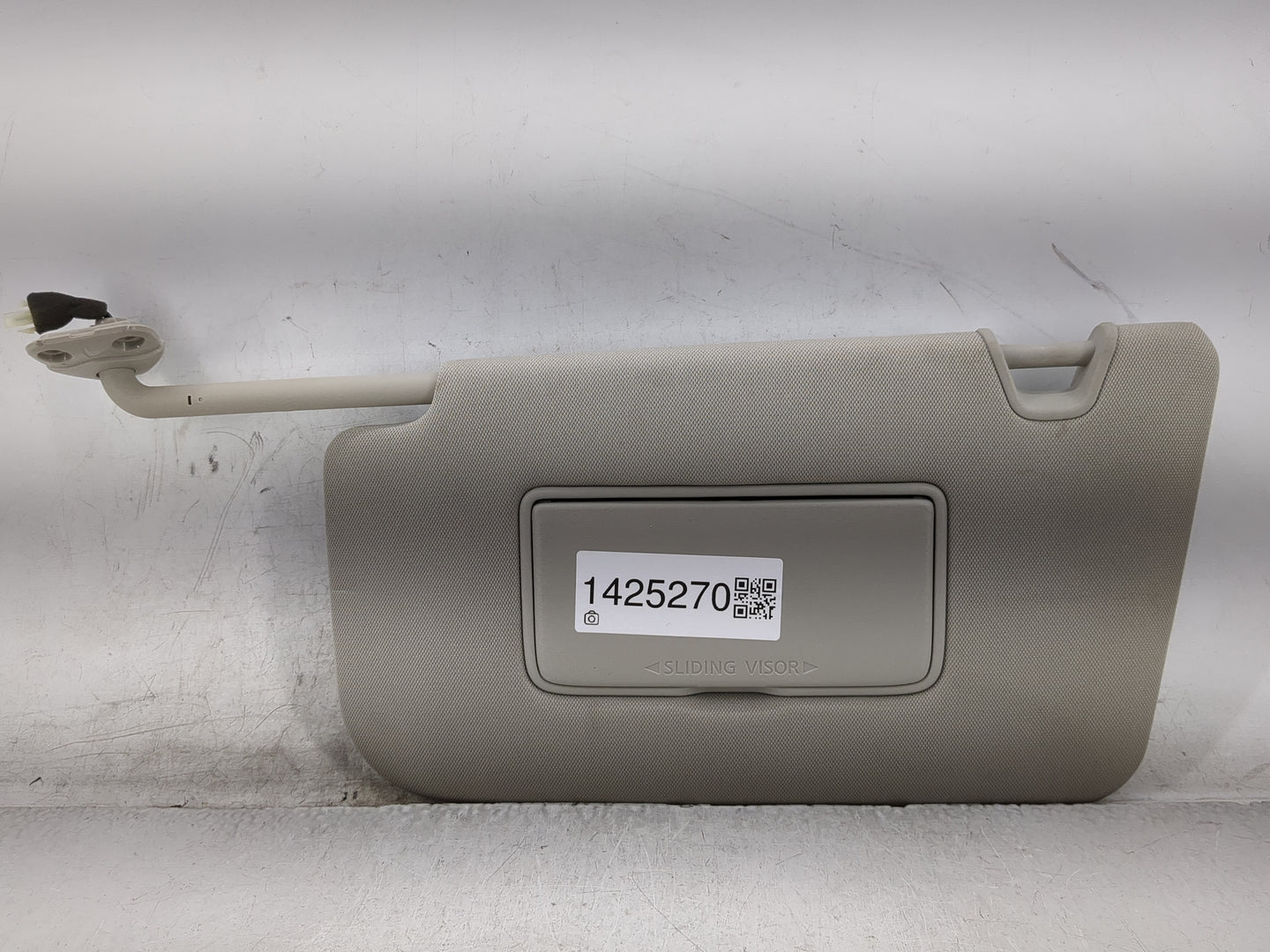 2018-2020 Nissan Rogue Sun Visor Shade Replacement Driver Left Mirror Fits Fits 2018 2019 2020 OEM Used Auto Parts - Oemused