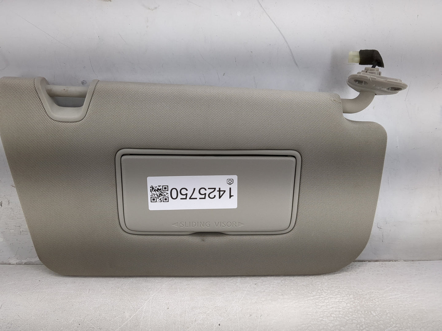 2018-2020 Nissan Rogue Sun Visor Shade Replacement Passenger Right Mirror Fits Fits 2018 2019 2020 OEM Used Auto Parts - Oem