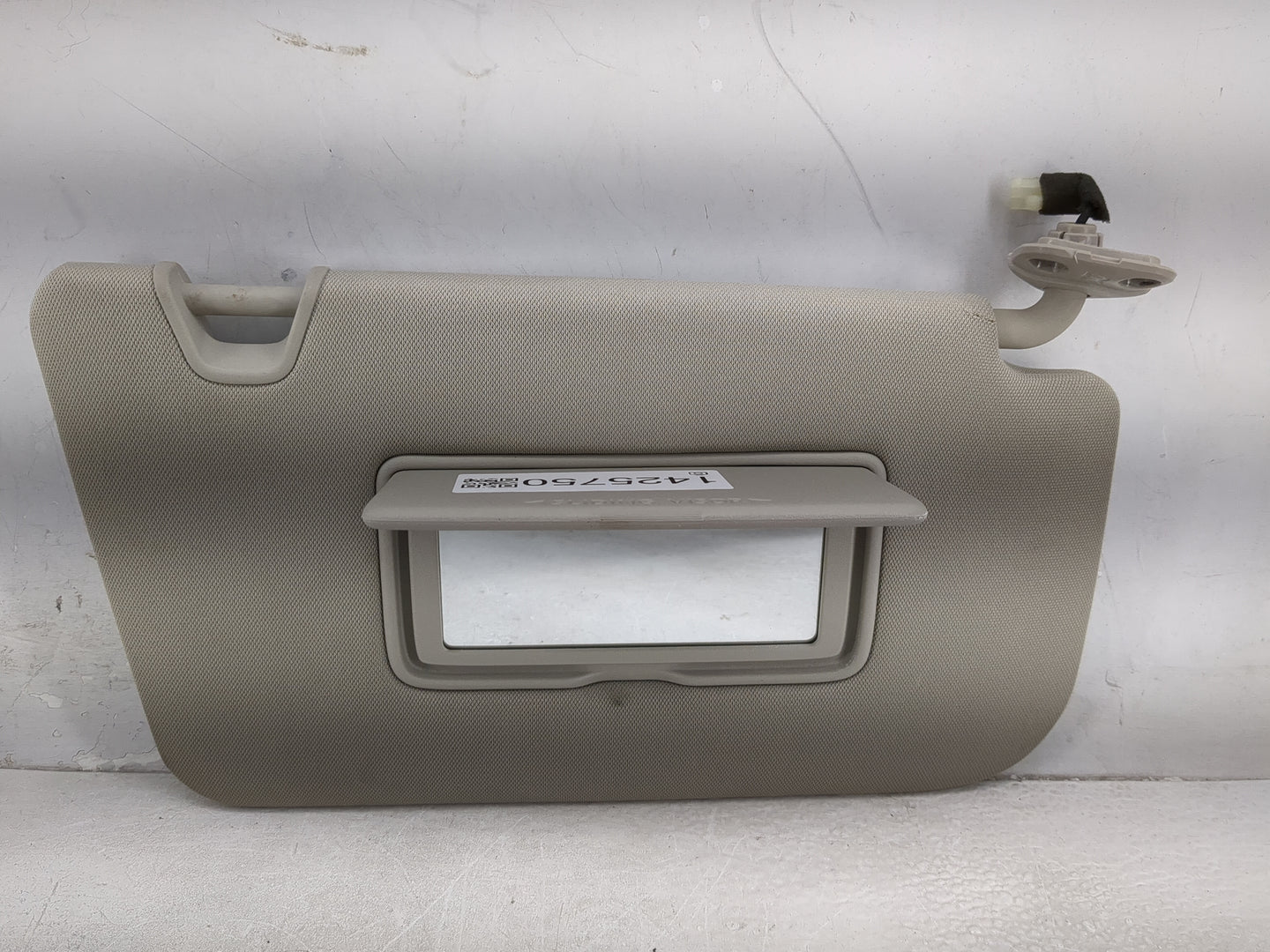 2018-2020 Nissan Rogue Sun Visor Shade Replacement Passenger Right Mirror Fits Fits 2018 2019 2020 OEM Used Auto Parts - Oem