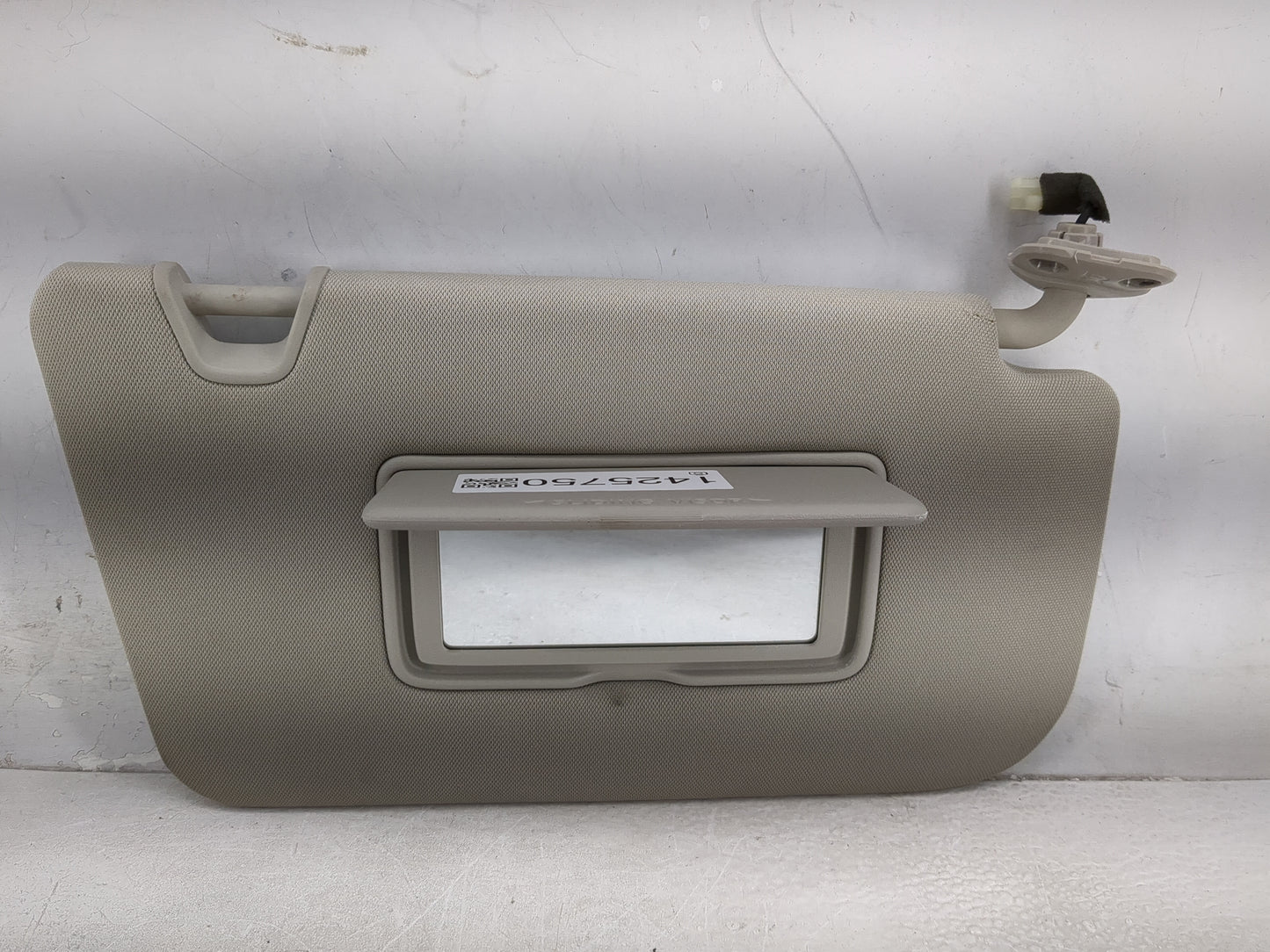 2018-2020 Nissan Rogue Sun Visor Shade Replacement Passenger Right Mirror Fits Fits 2018 2019 2020 OEM Used Auto Parts - Oem