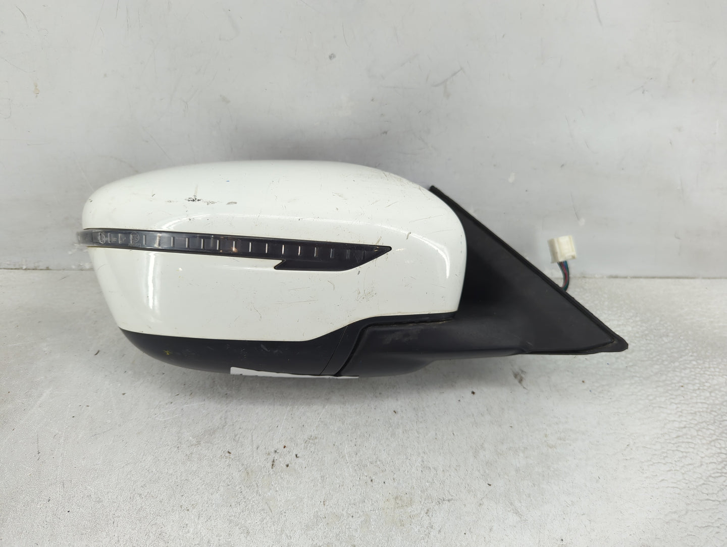 2017-2020 Nissan Rogue Passenger Side View Mirror - Right Door Mirror OEM Used - Oemusedautoparts1.com