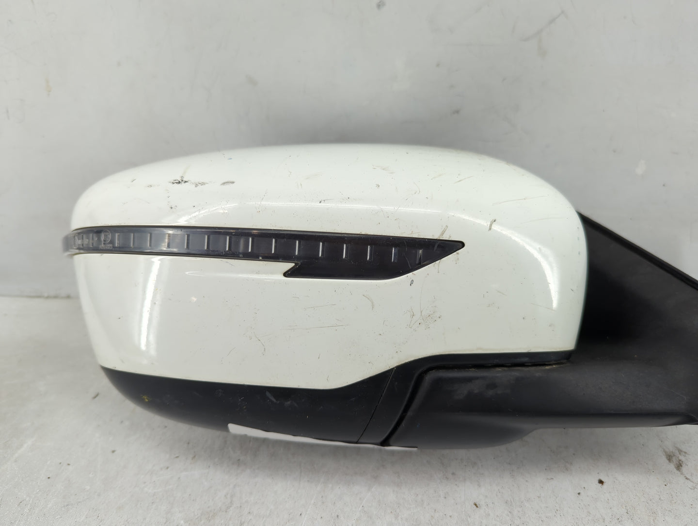 2017-2020 Nissan Rogue Passenger Side View Mirror - Right Door Mirror OEM Used - Oemusedautoparts1.com