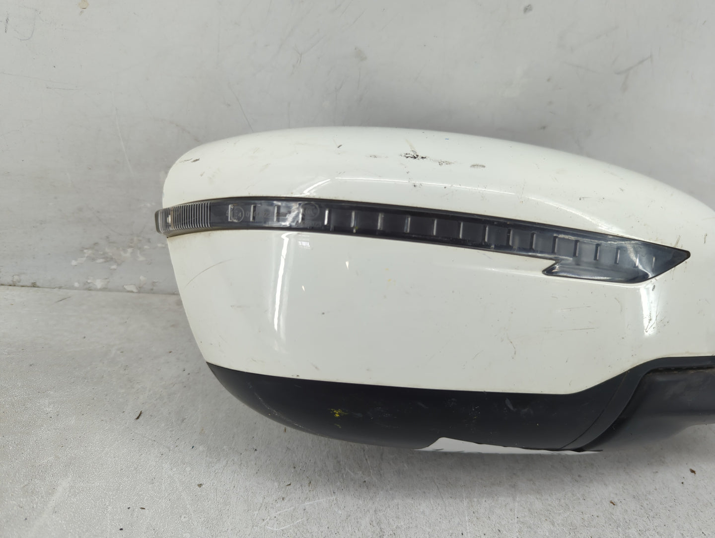 2017-2020 Nissan Rogue Passenger Side View Mirror - Right Door Mirror OEM Used - Oemusedautoparts1.com