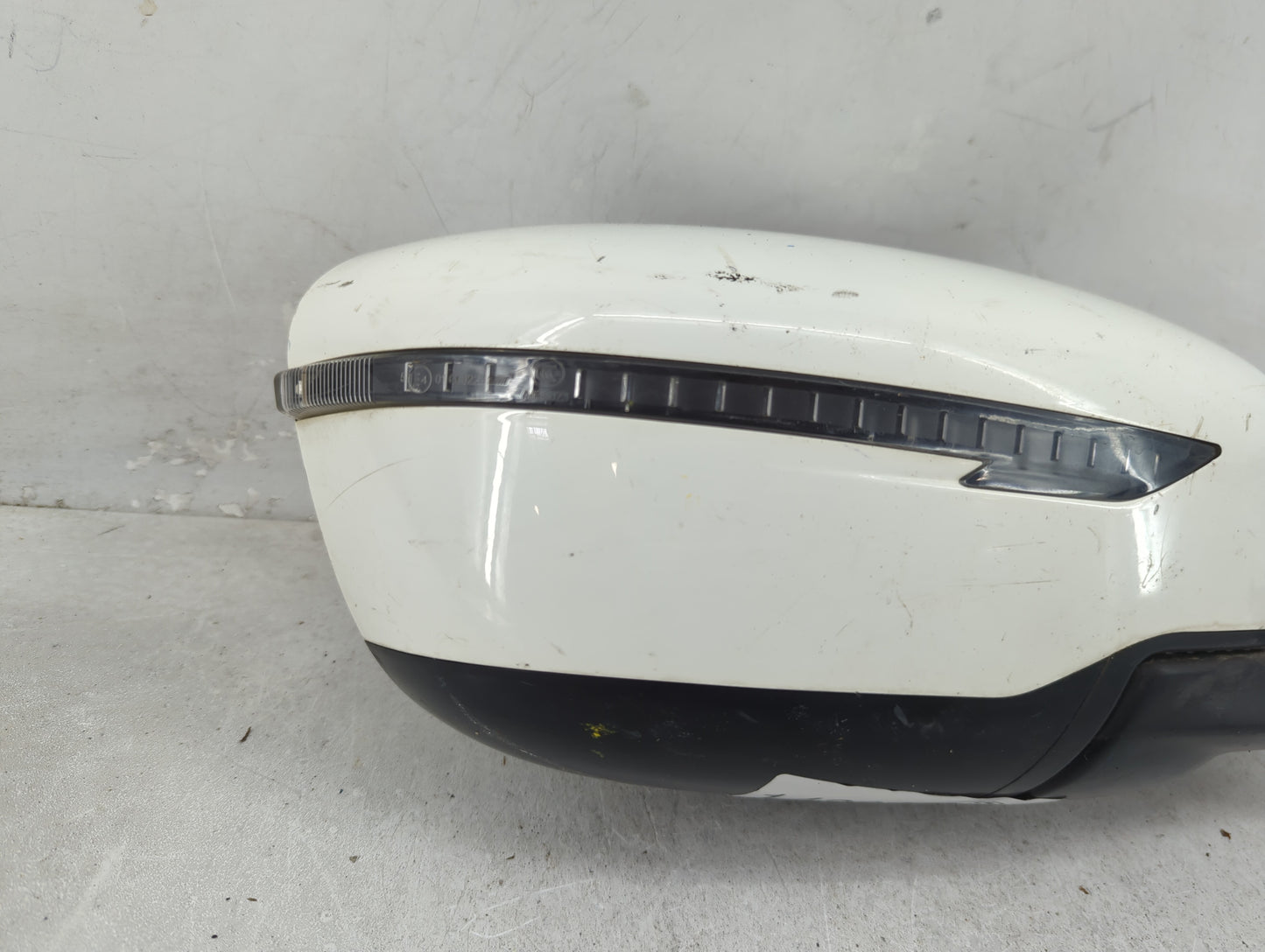 2017-2020 Nissan Rogue Passenger Side View Mirror - Right Door Mirror OEM Used - Oemusedautoparts1.com