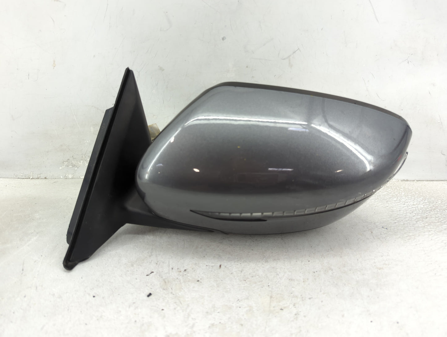 2017-2020 Nissan Rogue Driver Side View Mirror - Left Door Mirror OEM Used - Oemusedautoparts1.com