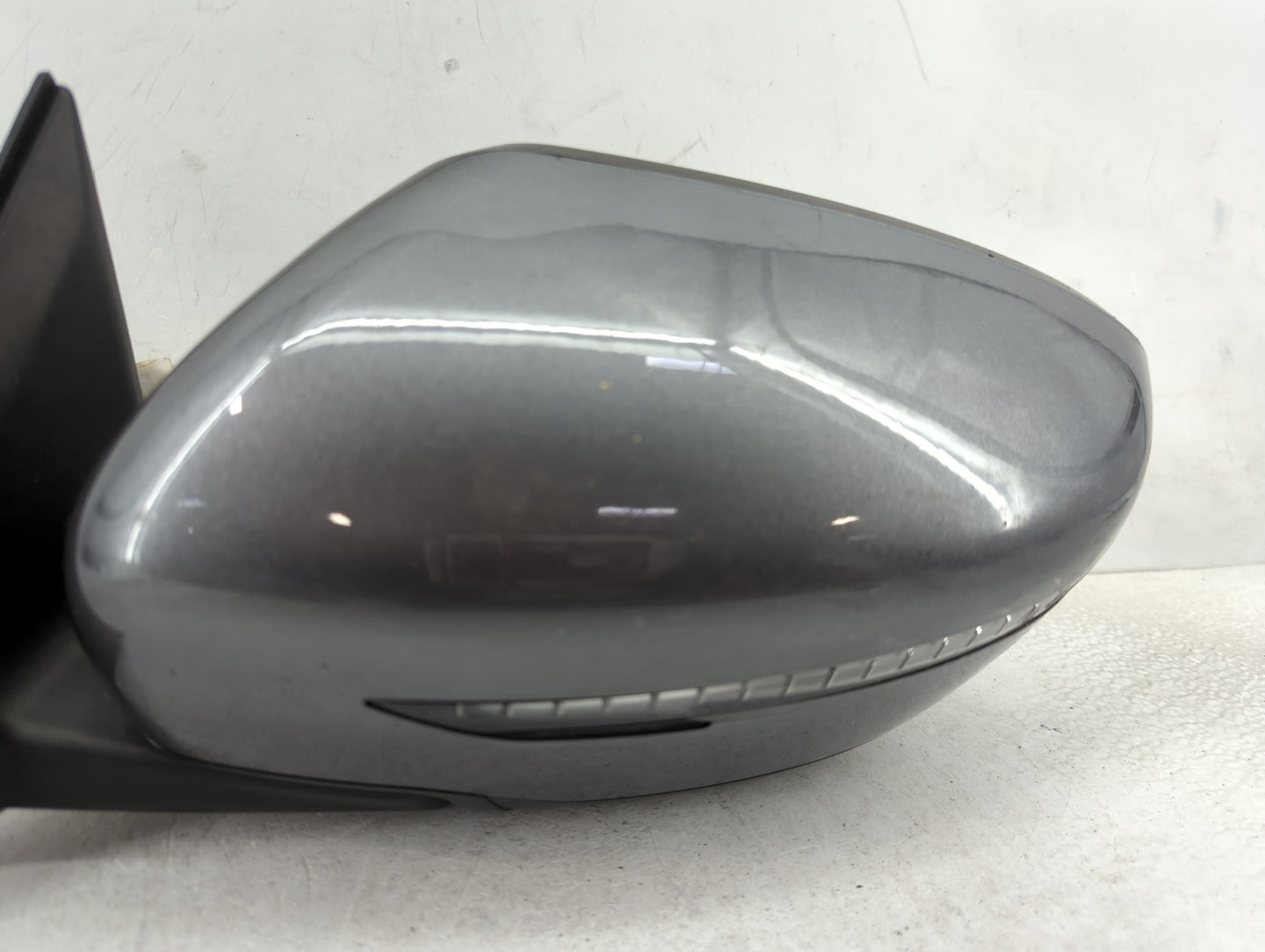 2017-2020 Nissan Rogue Driver Side View Mirror - Left Door Mirror OEM Used - Oemusedautoparts1.com