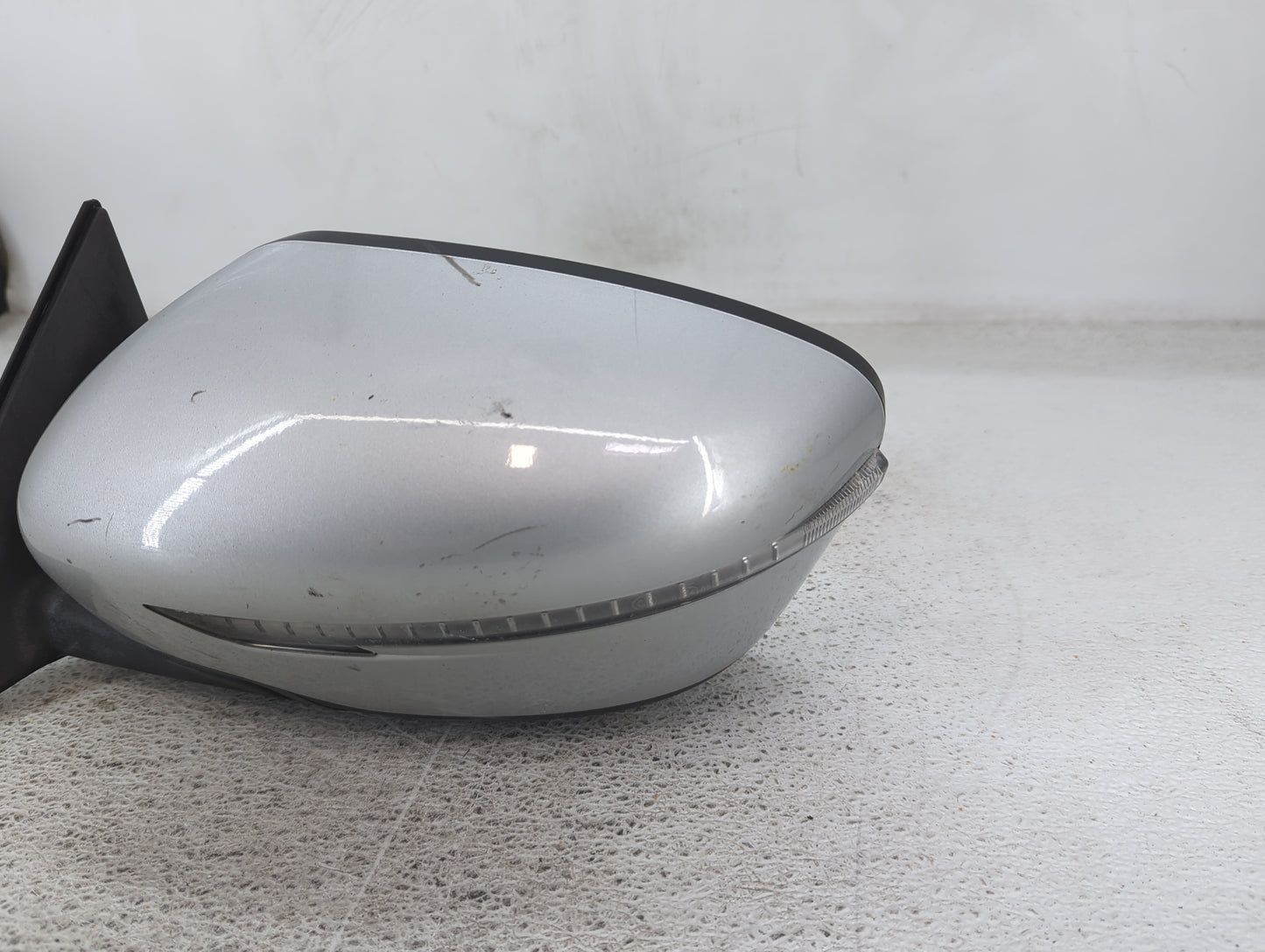 2017-2020 Nissan Rogue Driver Side View Mirror - Left Door Mirror OEM Used - Oemusedautoparts1.com