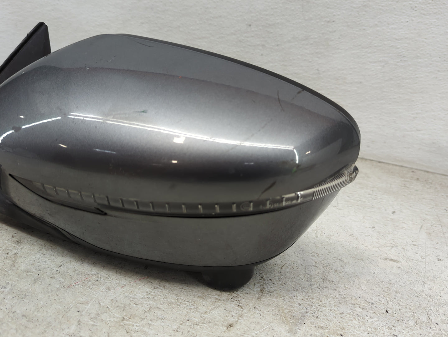 2017-2020 Nissan Rogue Driver Side View Mirror - Left Door Mirror OEM Used - Oemusedautoparts1.com