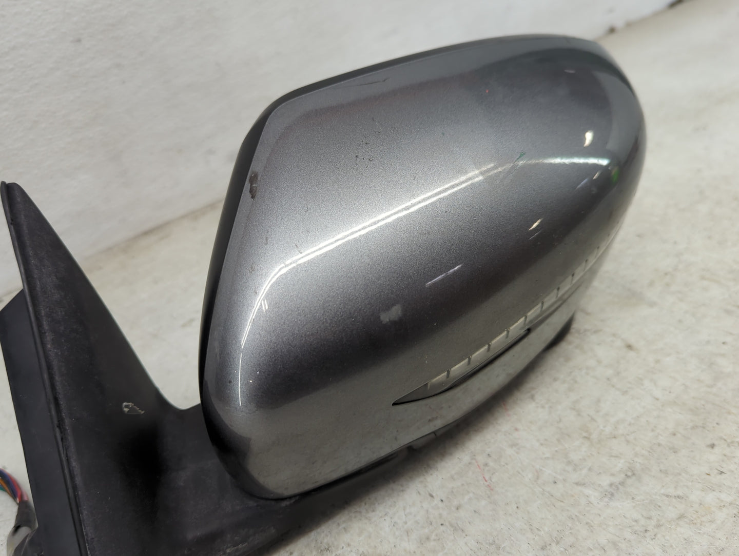 2017-2020 Nissan Rogue Driver Side View Mirror - Left Door Mirror OEM Used - Oemusedautoparts1.com