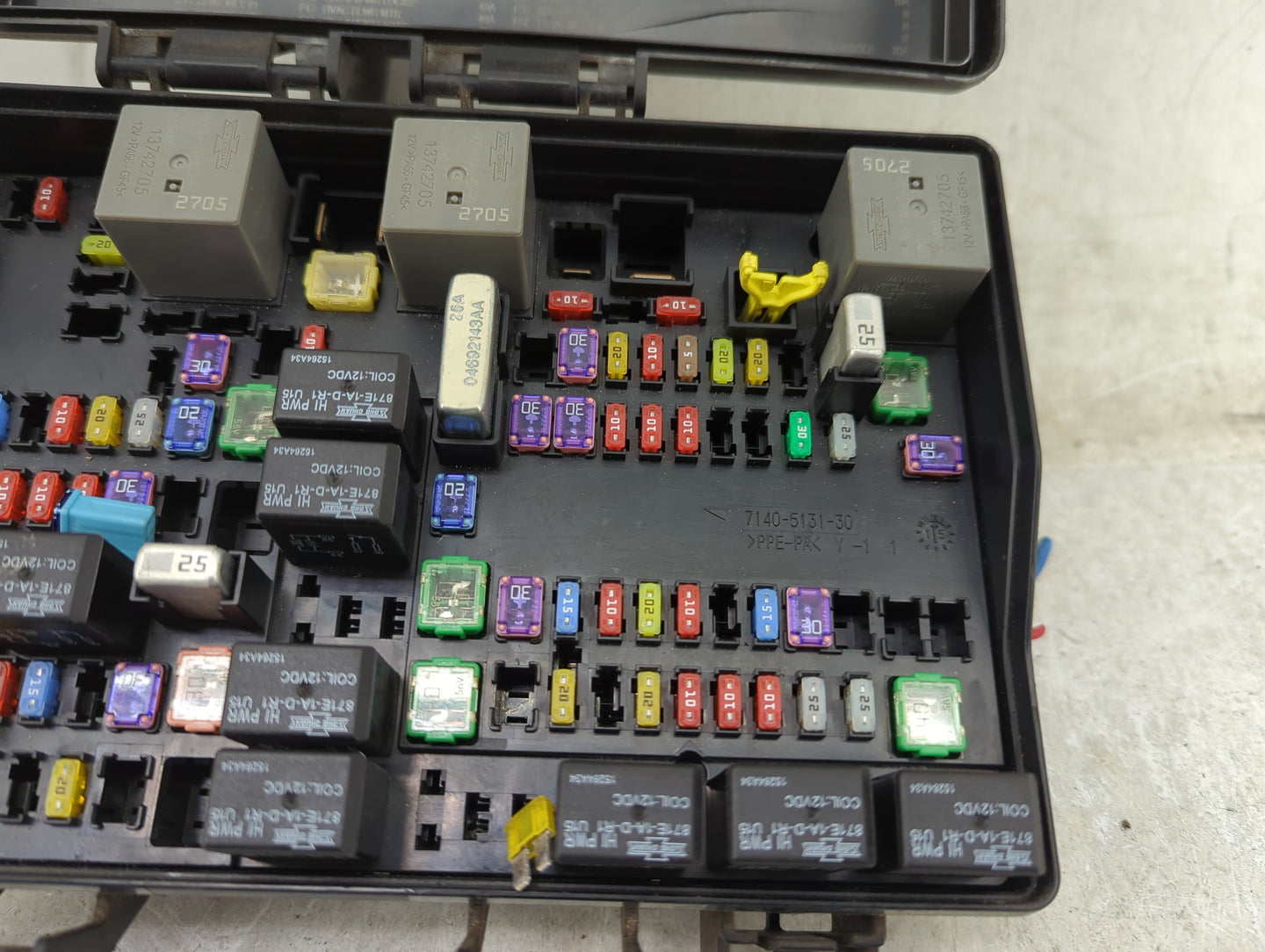2017-2020 Nissan Rogue Fusebox Fuse Box Panel Relay Module P/N:P68258527AA Fits Fits 2017 2018 2019 2020 OEM Used Auto Parts