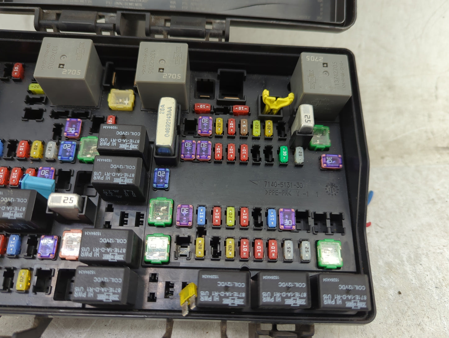 2017-2020 Nissan Rogue Fusebox Fuse Box Panel Relay Module P/N:P68258527AA Fits Fits 2017 2018 2019 2020 OEM Used Auto Parts
