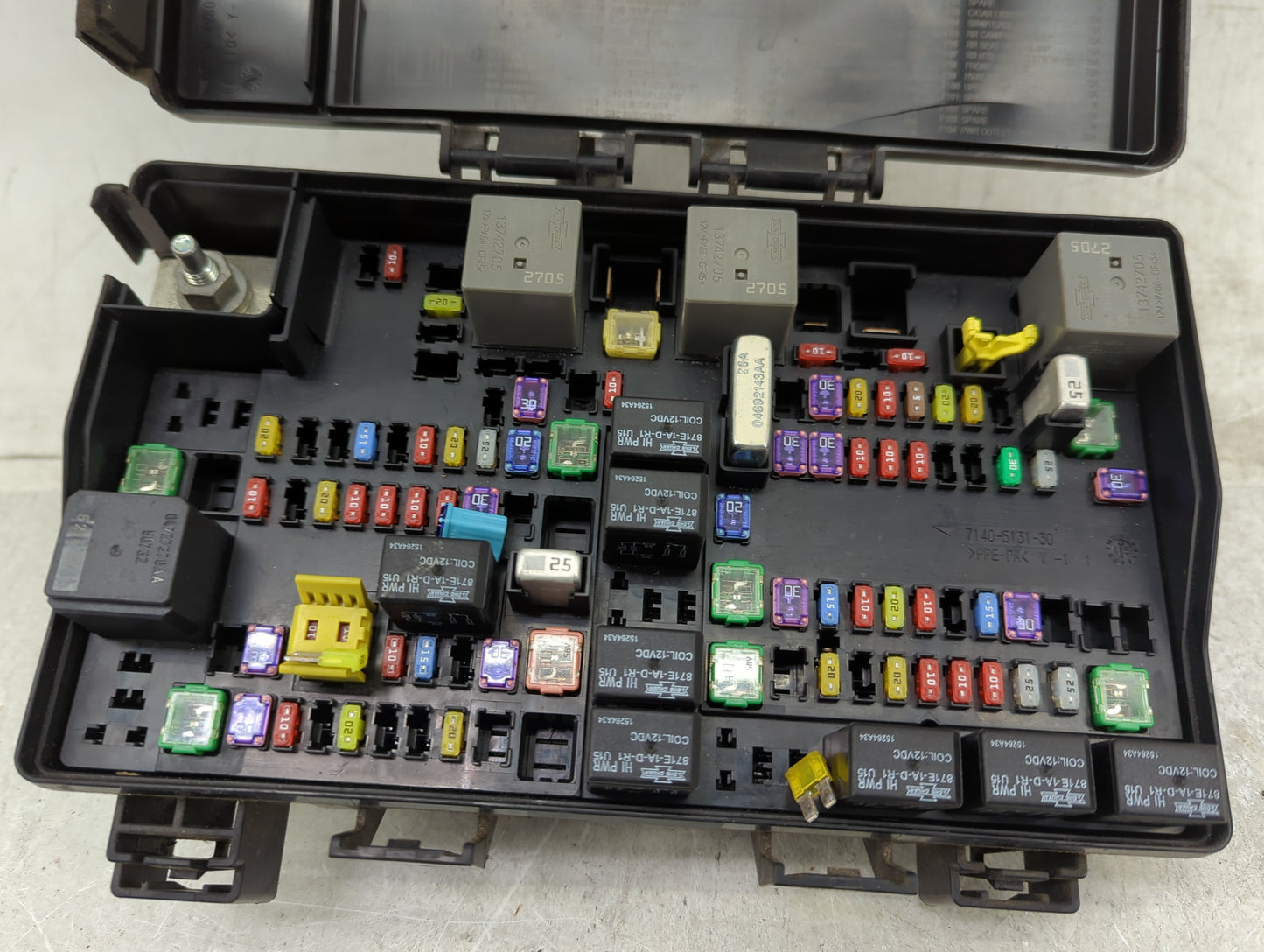 2017-2020 Nissan Rogue Fusebox Fuse Box Panel Relay Module P/N:P68258527AA Fits Fits 2017 2018 2019 2020 OEM Used Auto Parts
