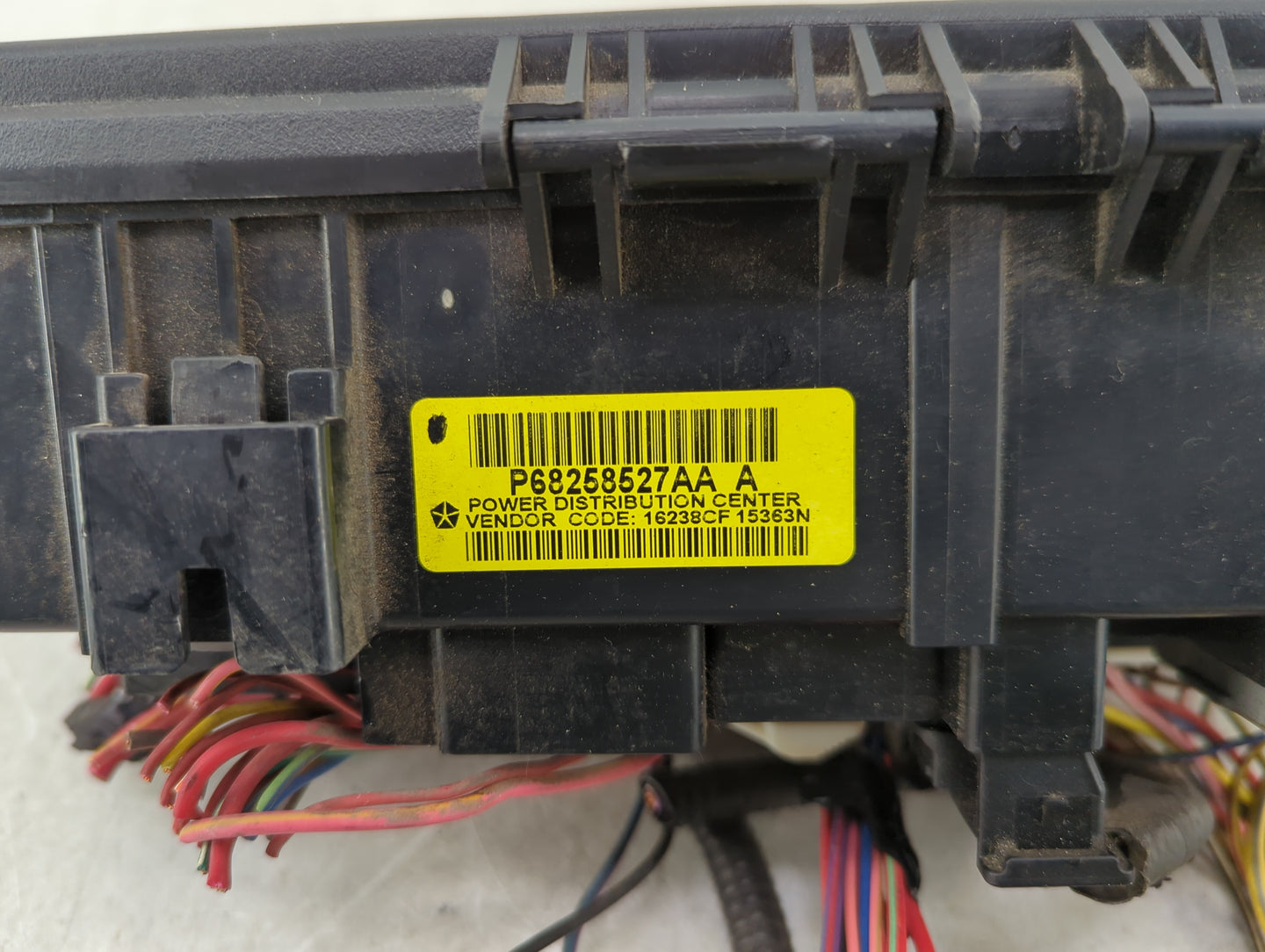 2017-2020 Nissan Rogue Fusebox Fuse Box Panel Relay Module P/N:P68258527AA Fits Fits 2017 2018 2019 2020 OEM Used Auto Parts