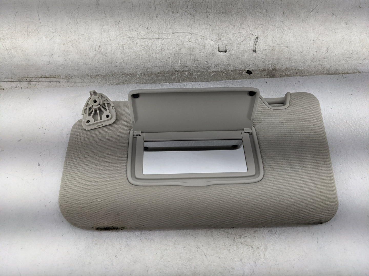 2018-2020 Nissan Rogue Sun Visor Shade Replacement Driver Left Mirror Fits Fits 2018 2019 2020 OEM Used Auto Parts - Oemused