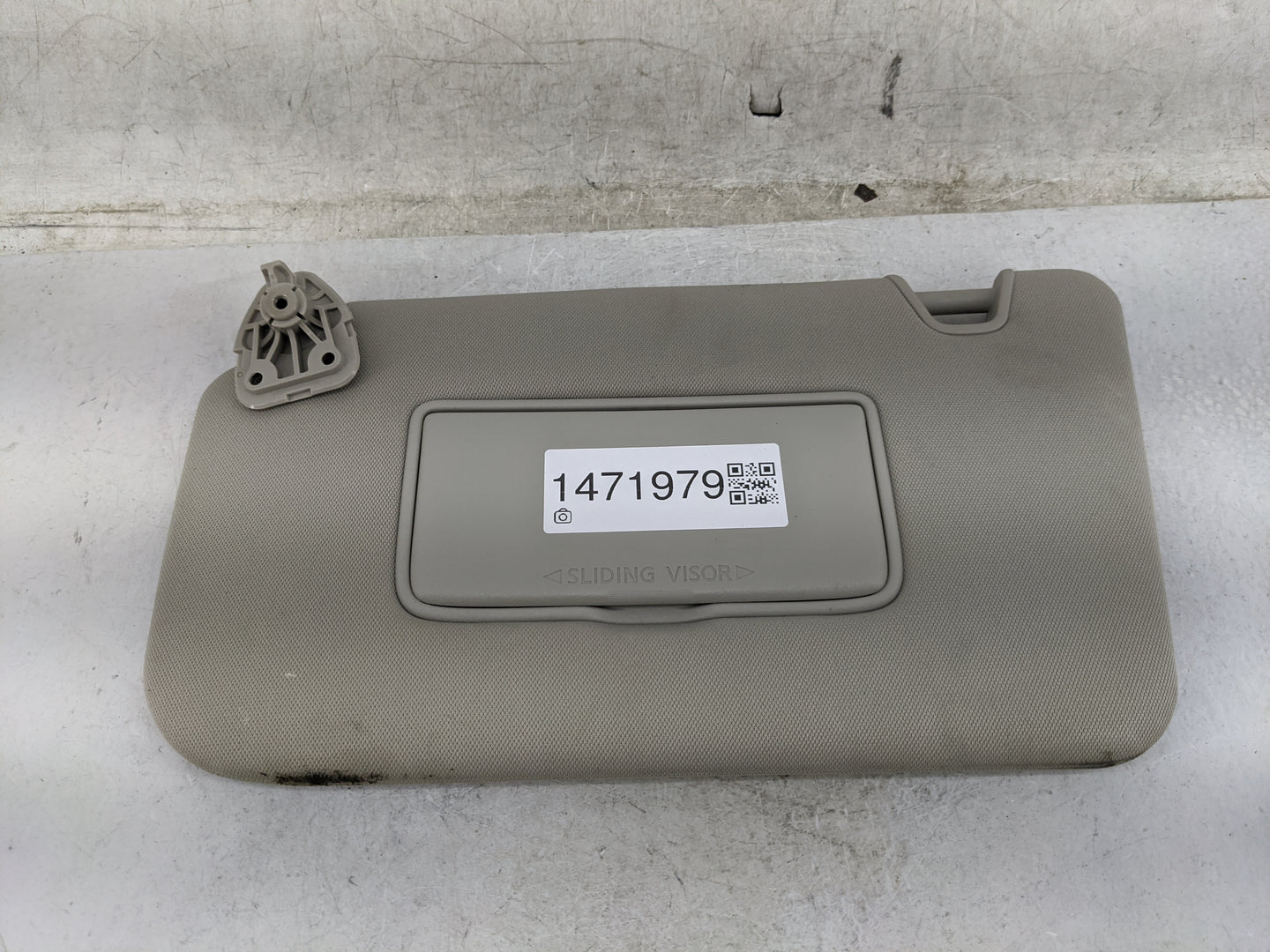 2018-2020 Nissan Rogue Sun Visor Shade Replacement Driver Left Mirror Fits Fits 2018 2019 2020 OEM Used Auto Parts - Oemused