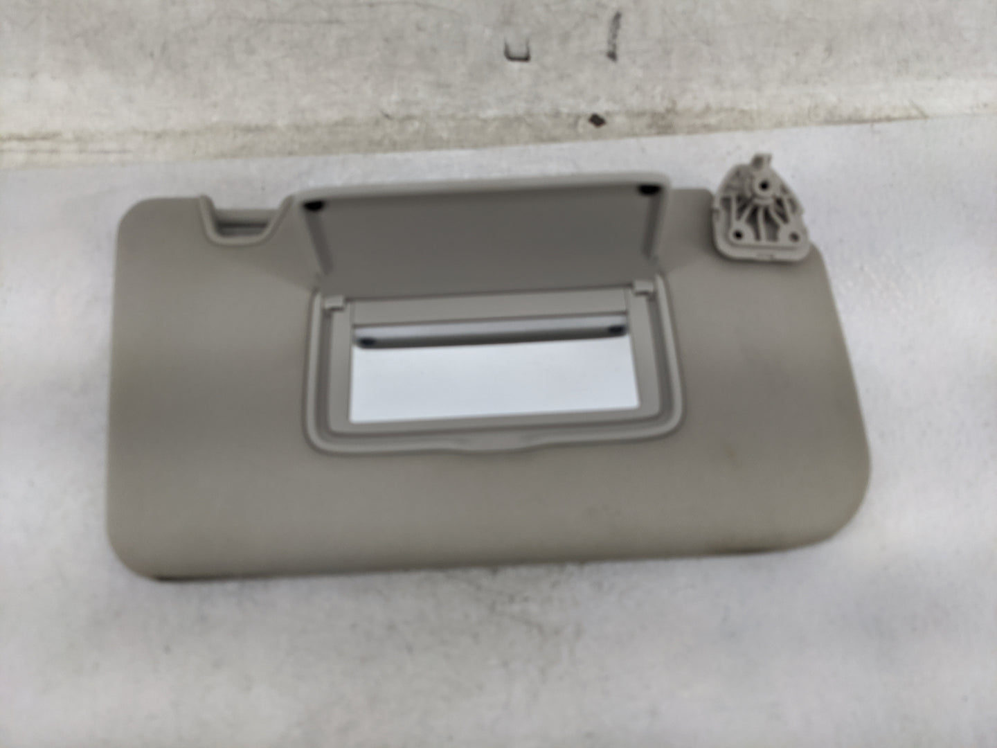 2018-2020 Nissan Rogue Sun Visor Shade Replacement Passenger Right Mirror Fits Fits 2018 2019 2020 OEM Used Auto Parts - Oem