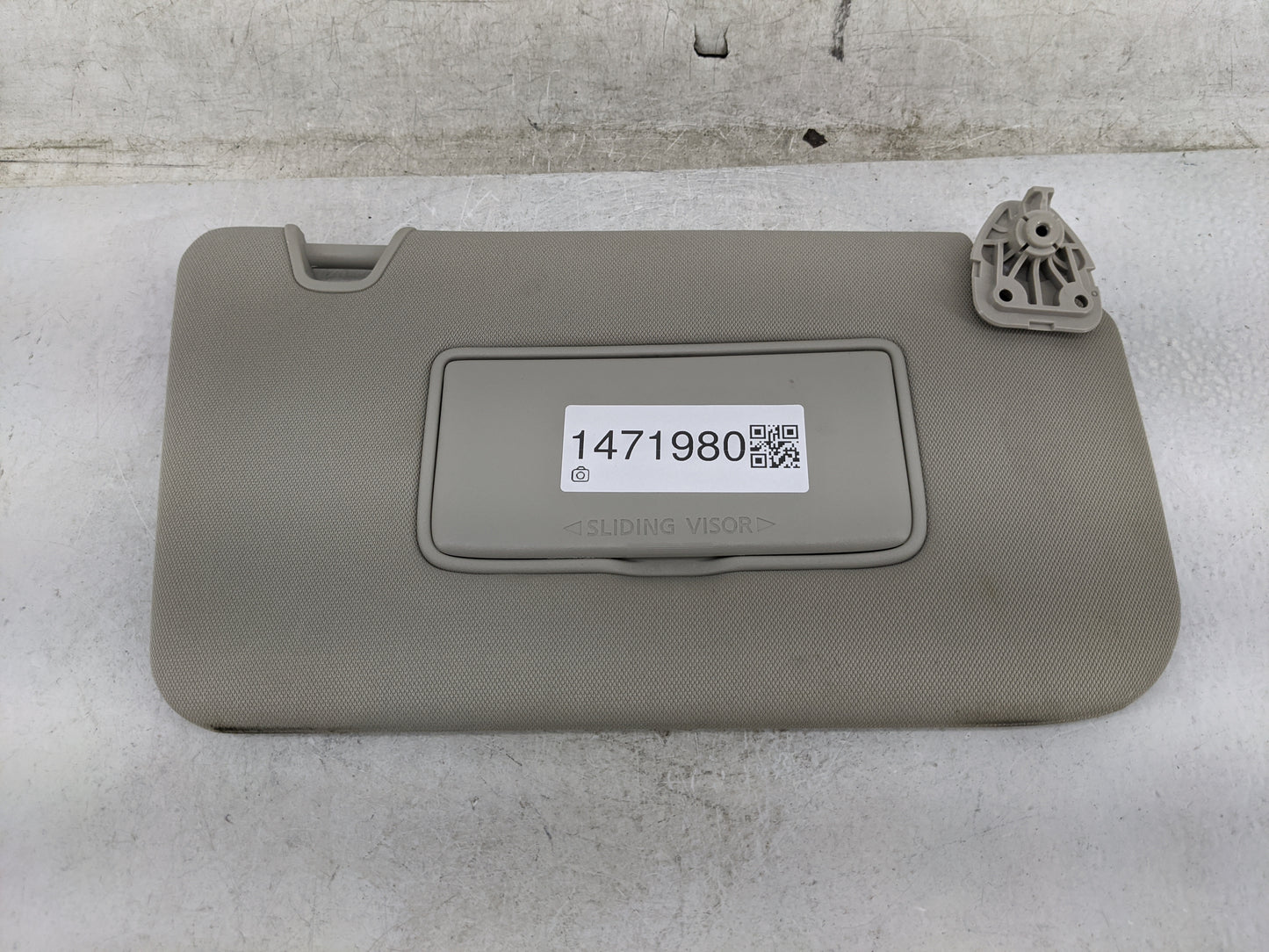 2018-2020 Nissan Rogue Sun Visor Shade Replacement Passenger Right Mirror Fits Fits 2018 2019 2020 OEM Used Auto Parts - Oem