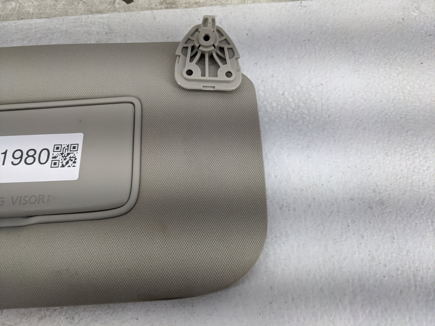 2018-2020 Nissan Rogue Sun Visor Shade Replacement Passenger Right Mirror Fits Fits 2018 2019 2020 OEM Used Auto Parts - Oem