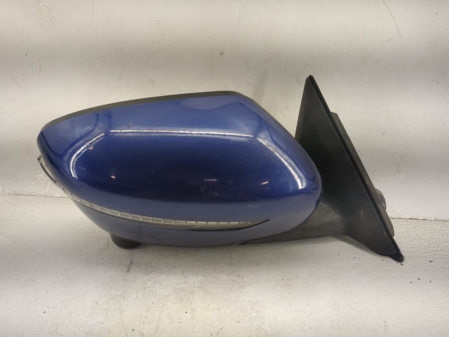 2017-2020 Nissan Rogue Passenger Side View Mirror - Right Door Mirror OEM Used - Oemusedautoparts1.com