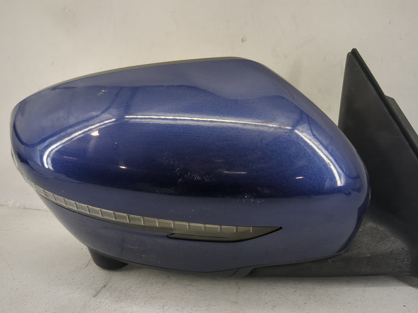 2017-2020 Nissan Rogue Passenger Side View Mirror - Right Door Mirror OEM Used - Oemusedautoparts1.com