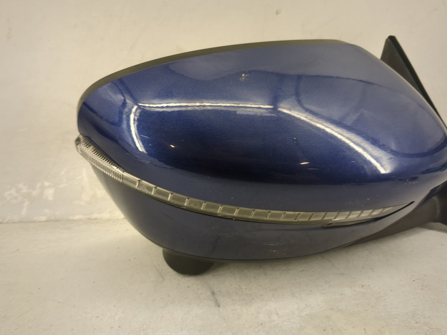 2017-2020 Nissan Rogue Passenger Side View Mirror - Right Door Mirror OEM Used - Oemusedautoparts1.com