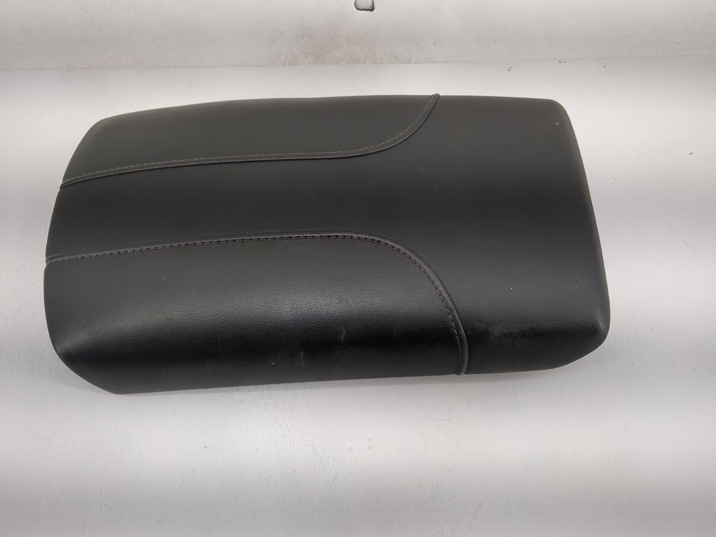 2019 Nissan Rogue Center Console Armrest Cover Lid Fits OEM Used Auto Parts - Oemusedautoparts1.com