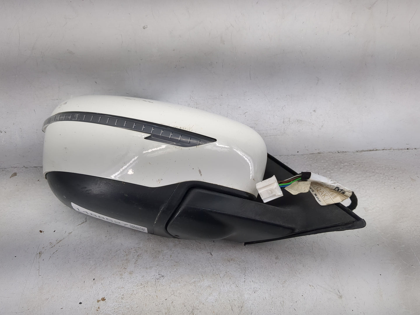 2017-2020 Nissan Rogue Passenger Side View Mirror - Right Door Mirror OEM Used - Oemusedautoparts1.com