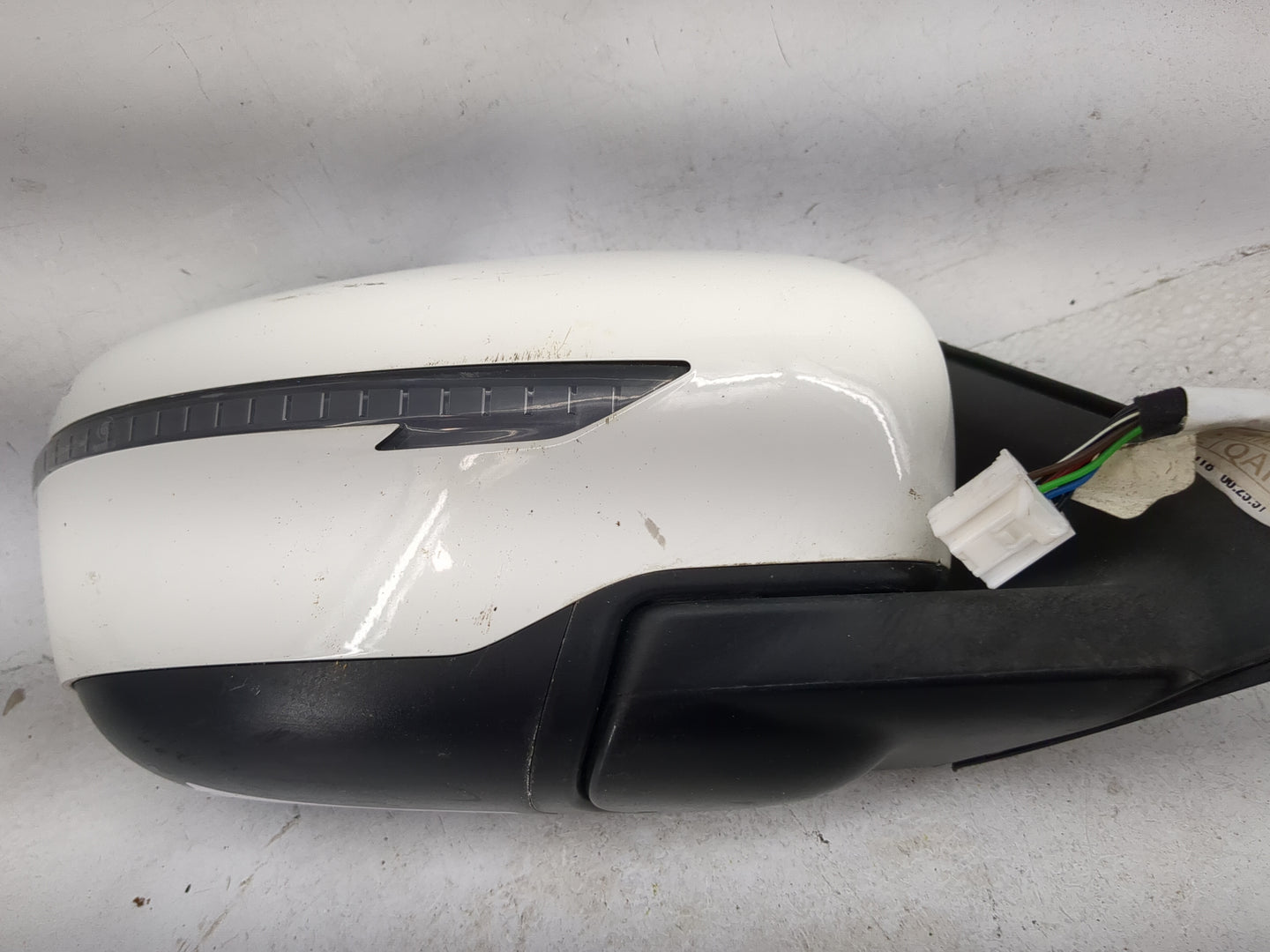 2017-2020 Nissan Rogue Passenger Side View Mirror - Right Door Mirror OEM Used - Oemusedautoparts1.com