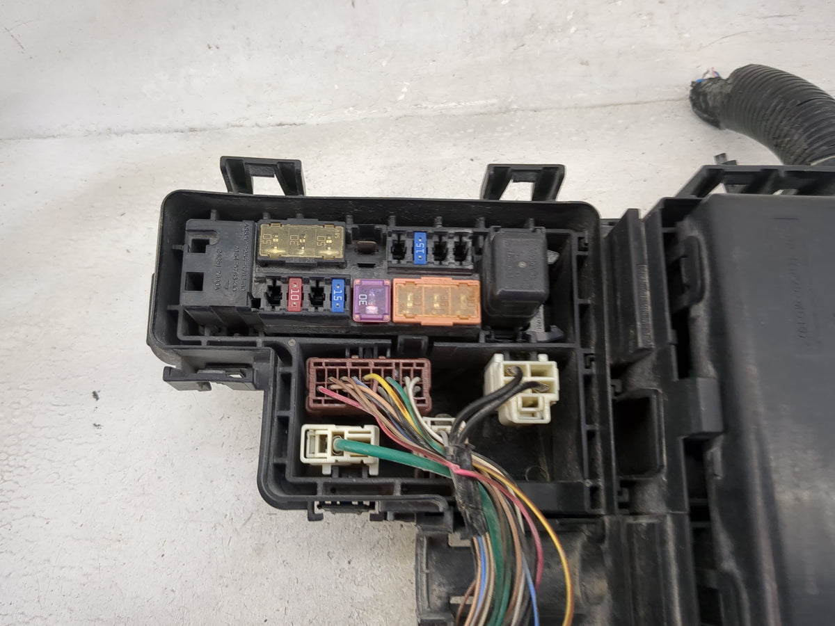 2017-2019 Nissan Rogue Fusebox Fuse Box Panel Relay Module Fits Fits 2017 2018 2019 OEM Used Auto Parts - Oemusedautoparts1.