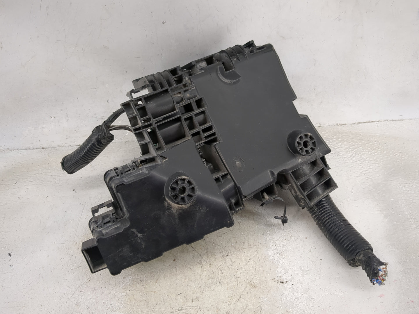 2017-2019 Nissan Rogue Fusebox Fuse Box Panel Relay Module Fits Fits 2017 2018 2019 OEM Used Auto Parts - Oemusedautoparts1.