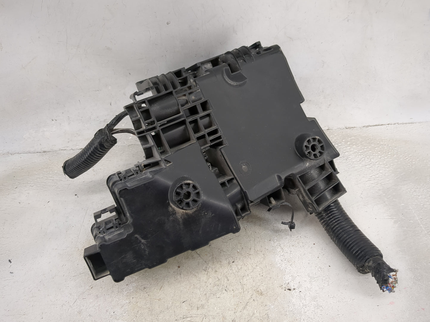 2017-2019 Nissan Rogue Fusebox Fuse Box Panel Relay Module Fits Fits 2017 2018 2019 OEM Used Auto Parts - Oemusedautoparts1.