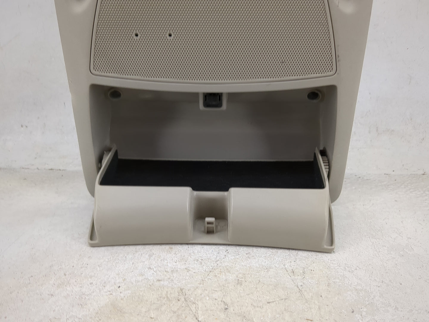 2019 Nissan Rogue Overhead Roof Console Tan - Oemusedautoparts1.com