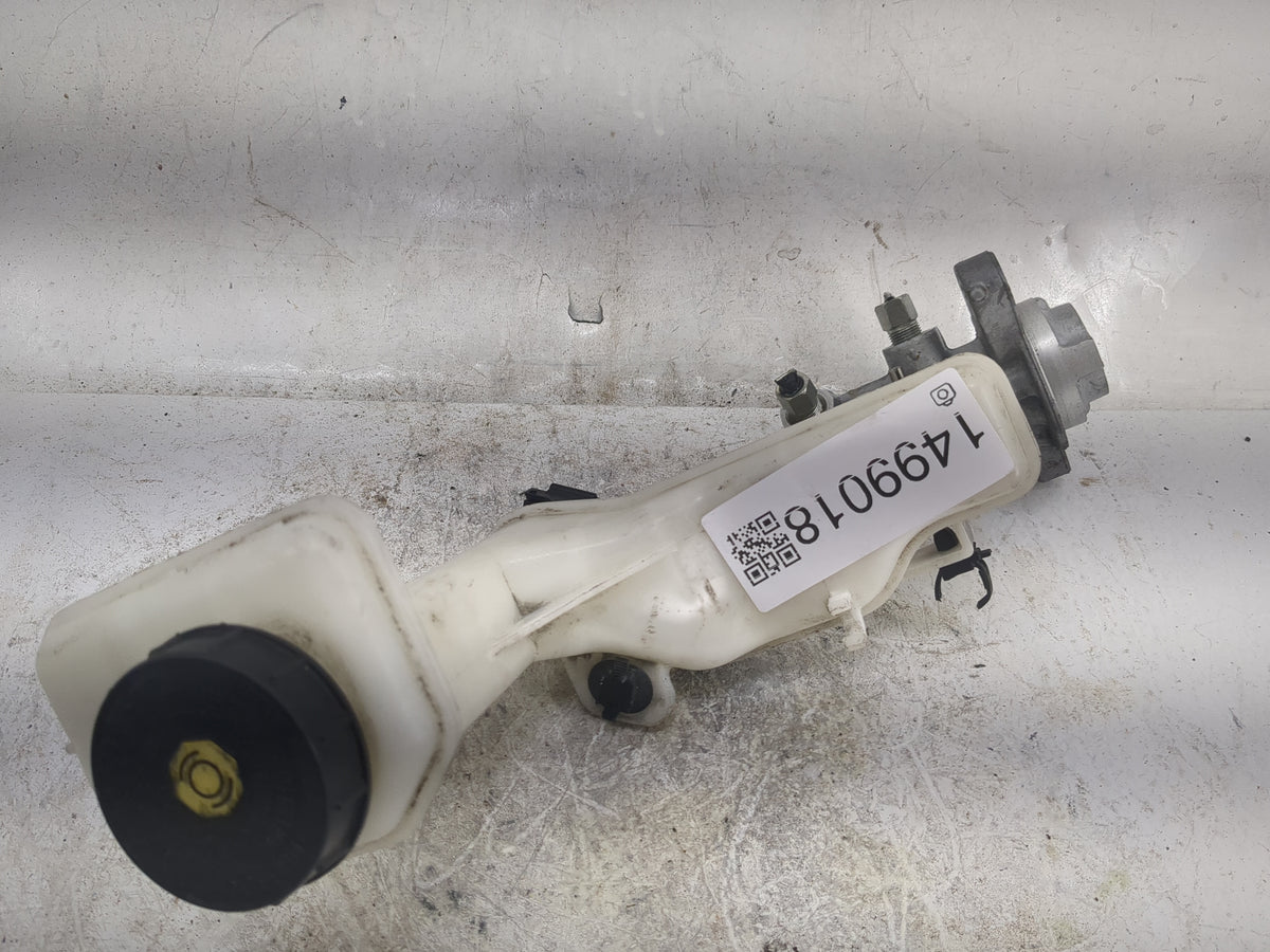 2014-2020 Nissan Rogue Brake Master Cylinder 1499018 - Oemusedautoparts1.com